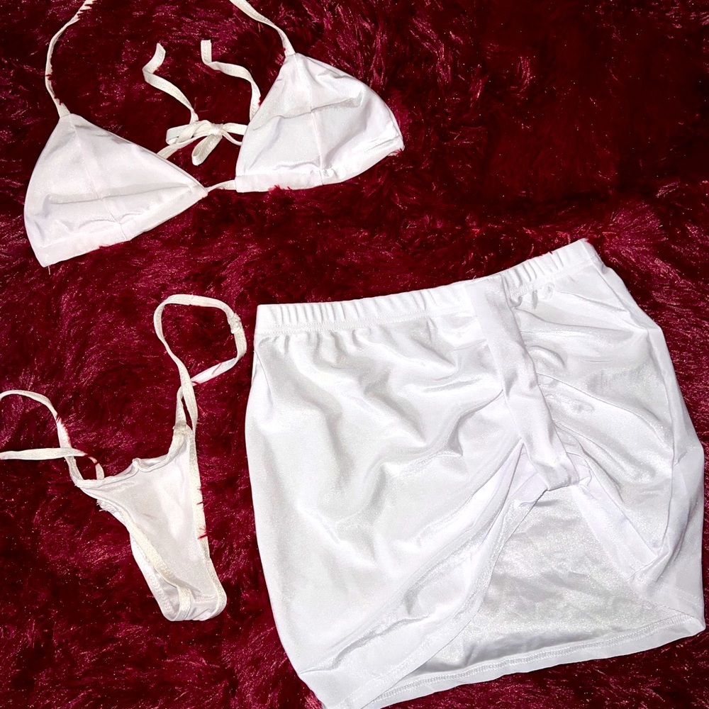 Can fit small and medium